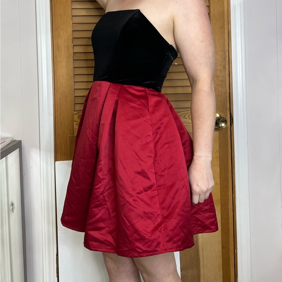 SPEECHLESS Cocktail Party Dress New With Tags Black Velvet and Red Satin Size 9 - Picture 6 of 10